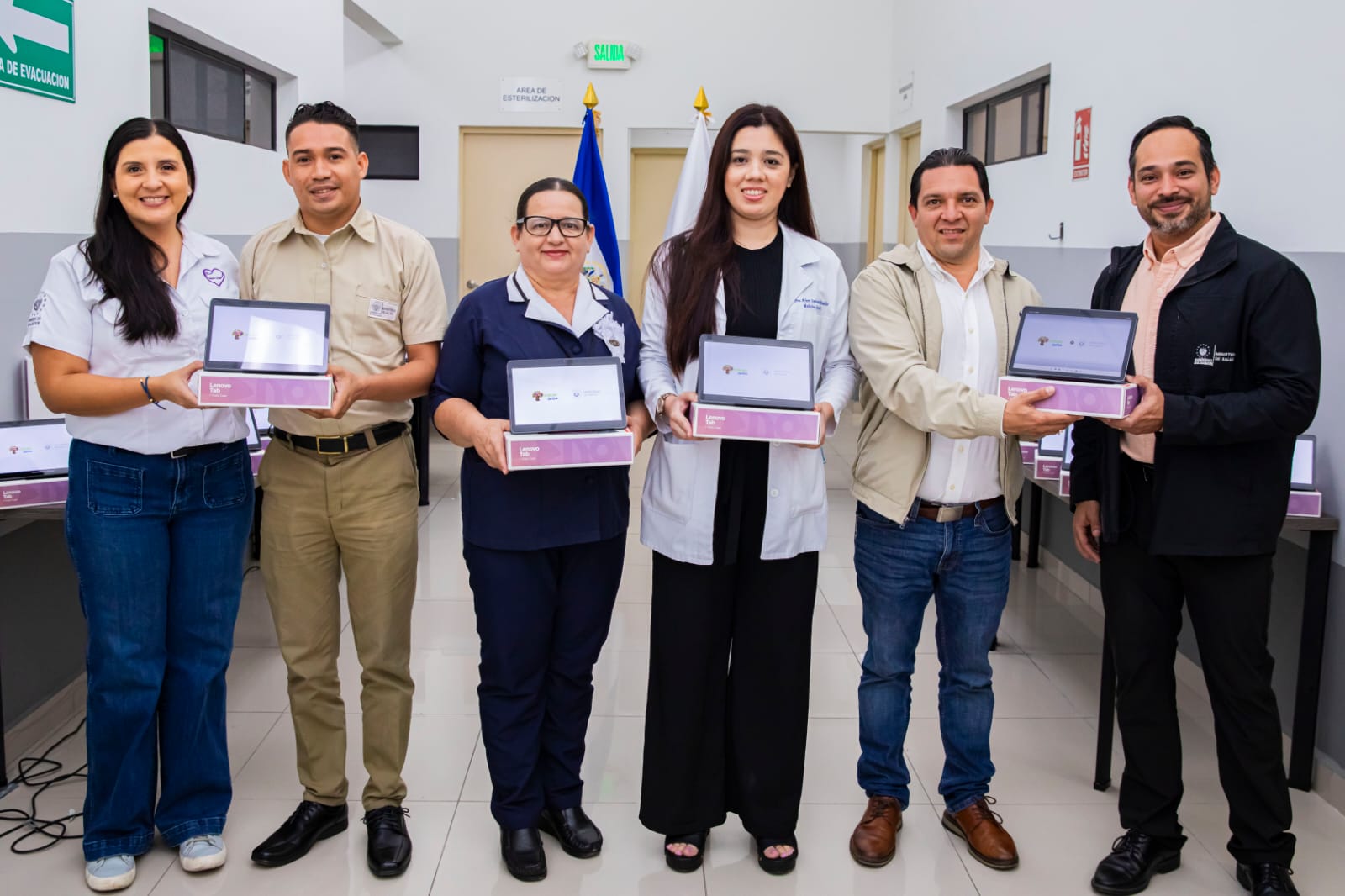 Despacho de la Primera Dama impulsa modernización de la salud con entrega de 3,000 tablets despacho-de-la-primera-dama-impulsa-modernizacion-de-la-salud-con-entrega-de-3000-tablets